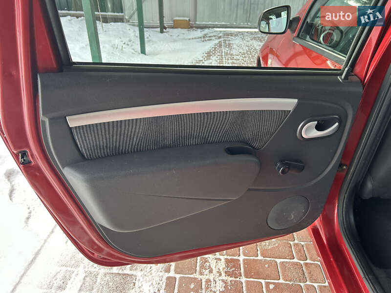 Седан Dacia Logan 2011 в Белой Церкви