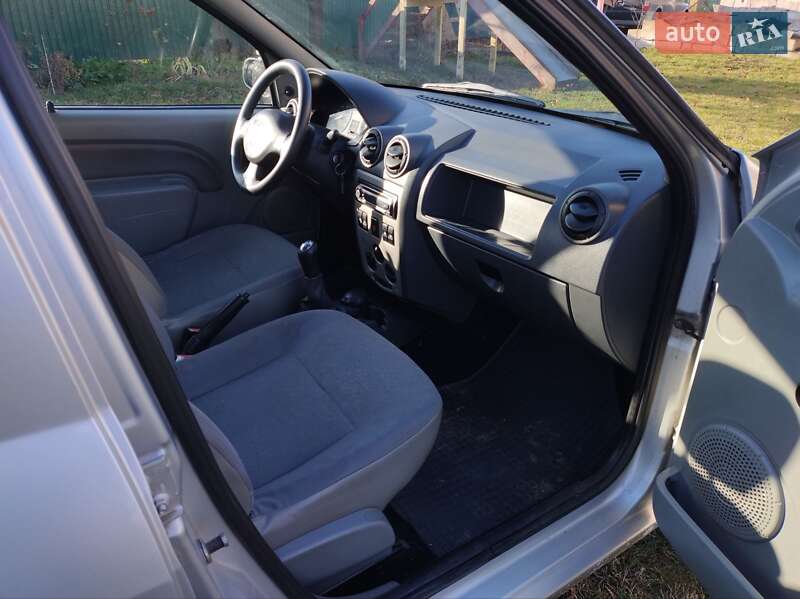 Седан Dacia Logan 2008 в Броварах