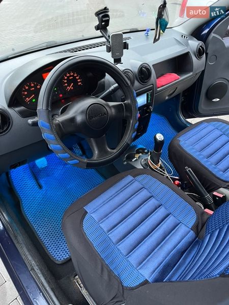 Седан Dacia Logan 2007 в Львові