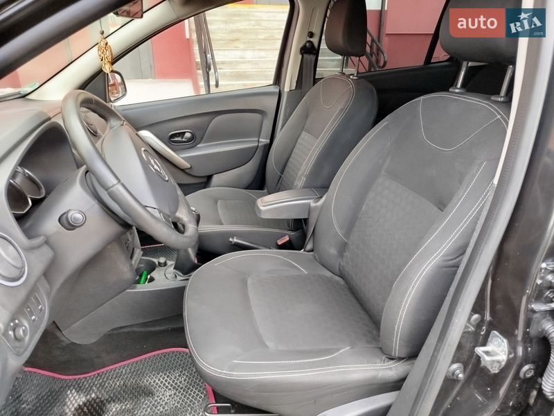 Седан Dacia Logan 2015 в Вінниці