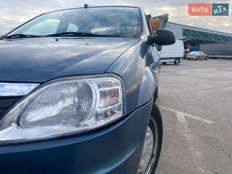 Седан Dacia Logan 2008 в Києві