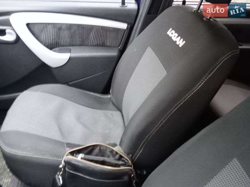 Седан Dacia Logan 2009 в Тростянце