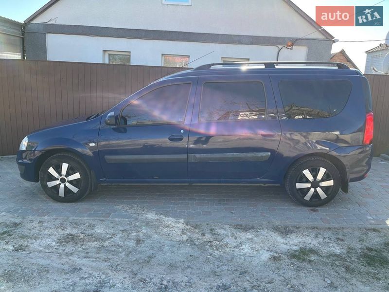 Седан Dacia Logan 2010 в Харкові
