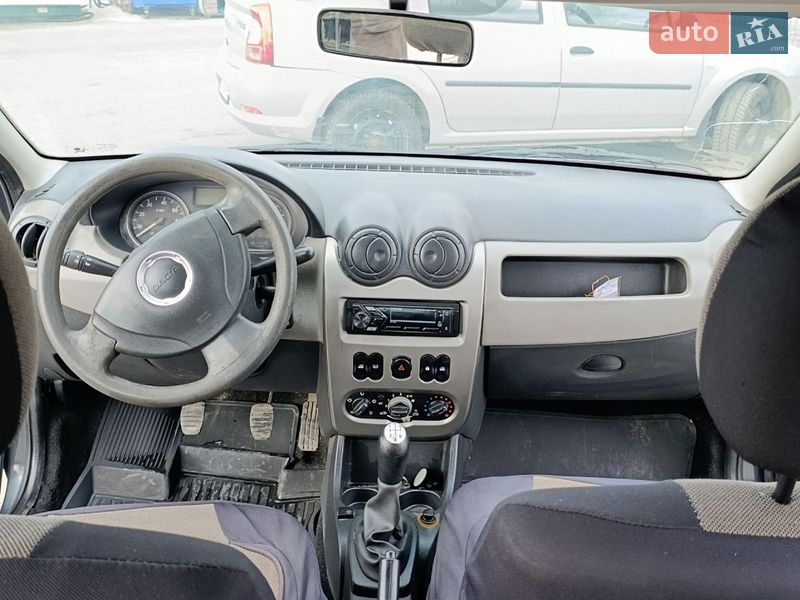 Седан Dacia Logan 2008 в Буче