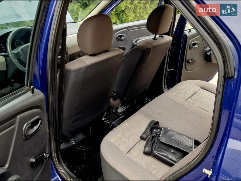 Седан Dacia Logan 2009 в Пісочині