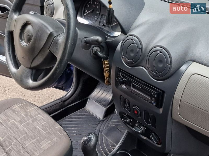 Седан Dacia Logan 2009 в Пісочині