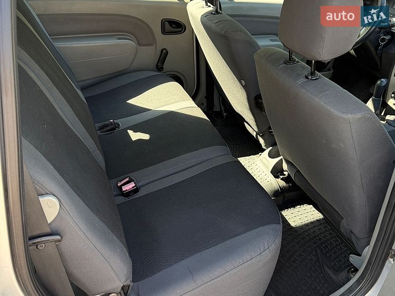 Седан Dacia Logan 2007 в Киеве