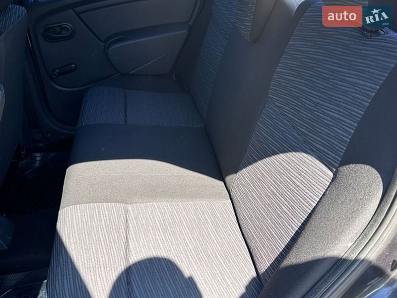 Седан Dacia Logan 2008 в Кривом Роге