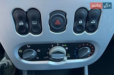 Седан Dacia Logan 2010 в Бердичеве