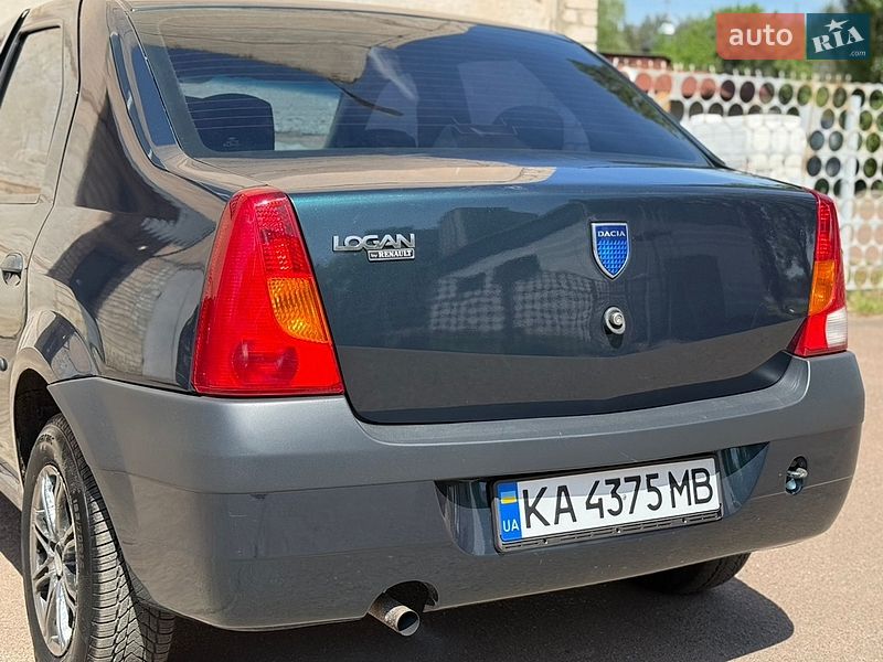 Седан Dacia Logan 2006 в Киеве