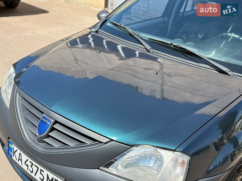 Седан Dacia Logan 2006 в Киеве