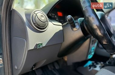 Седан Dacia Logan 2006 в Киеве