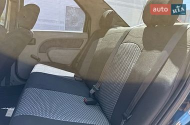 Седан Dacia Logan 2006 в Киеве