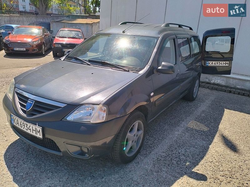 Седан Dacia Logan 2008 в Києві
