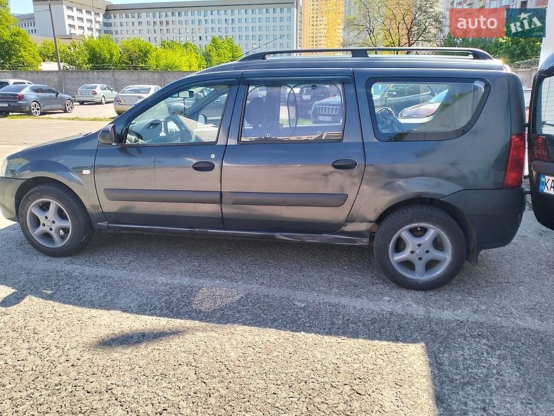 Седан Dacia Logan 2008 в Києві