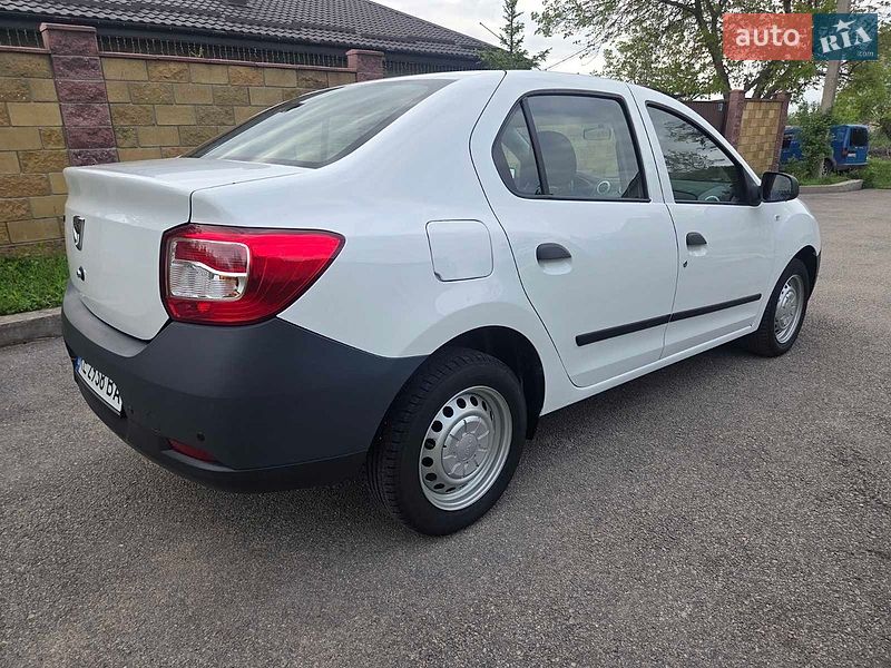Седан Dacia Logan 2015 в Каменском