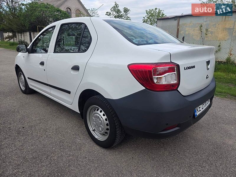 Седан Dacia Logan 2015 в Каменском