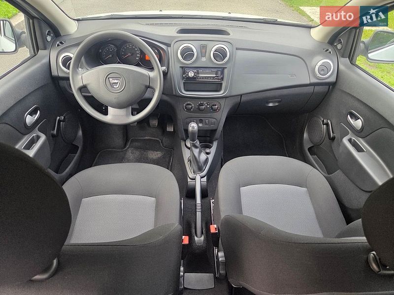 Седан Dacia Logan 2015 в Каменском