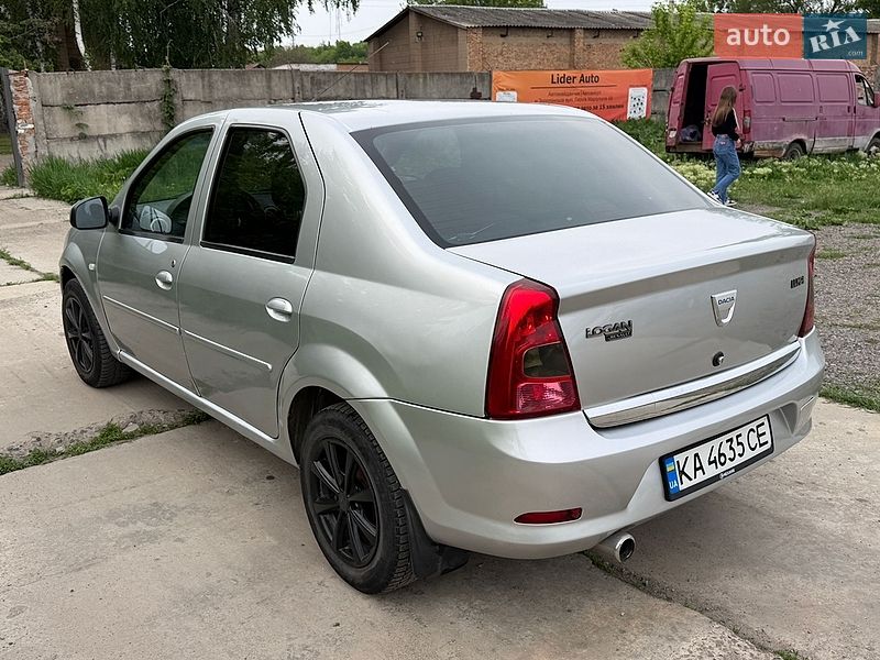 Седан Dacia Logan 2008 в Золотоноші