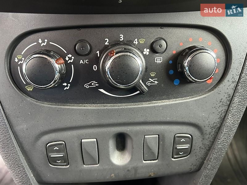 Седан Dacia Logan 2015 в Белой Церкви