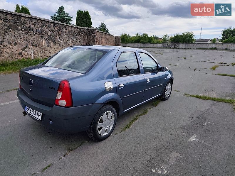 Седан Dacia Logan 2007 в Рокитном
