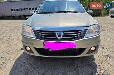 Седан Dacia Logan 2011 в Чернівцях