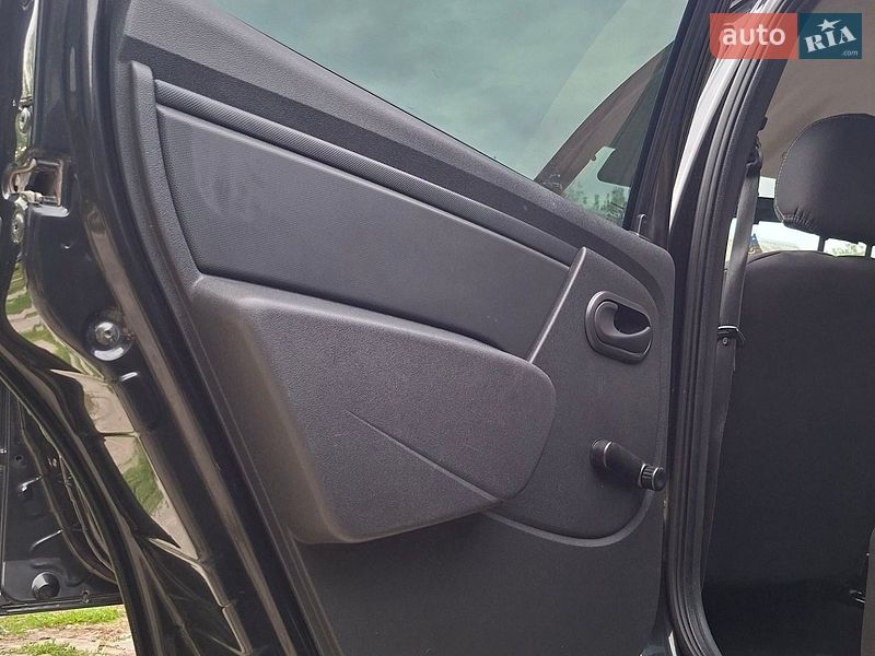 Седан Dacia Logan 2010 в Івано-Франківську