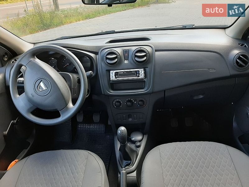 Седан Dacia Logan 2016 в Луцке