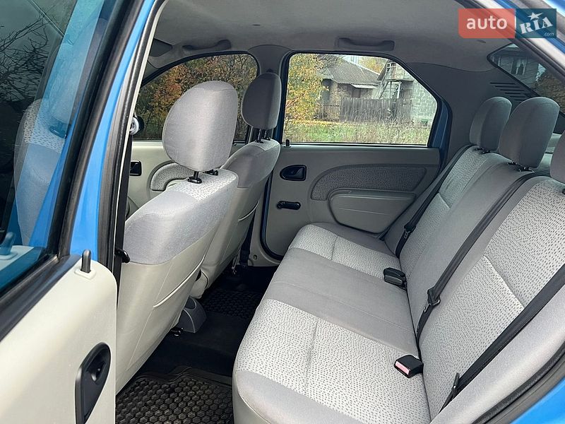 Седан Dacia Logan 2005 в Изяславе