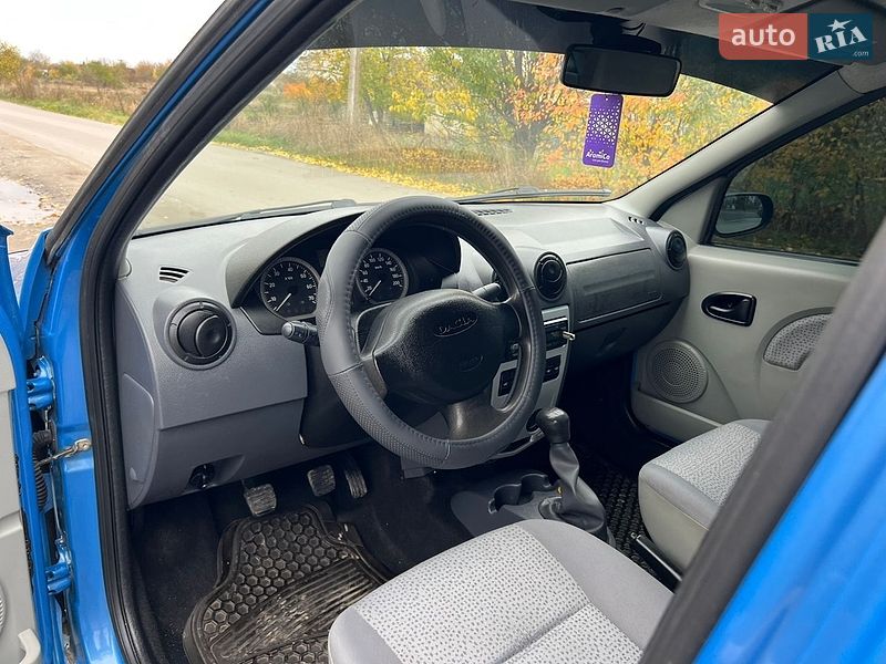 Седан Dacia Logan 2005 в Изяславе