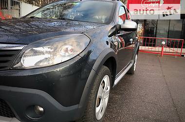 Позашляховик / Кросовер Dacia Sandero StepWay 2010 в 