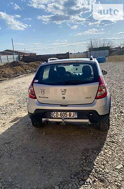 Хэтчбек Dacia Sandero StepWay 2012 в Черновцах