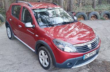 Хетчбек Dacia Sandero StepWay 2010 в Львові