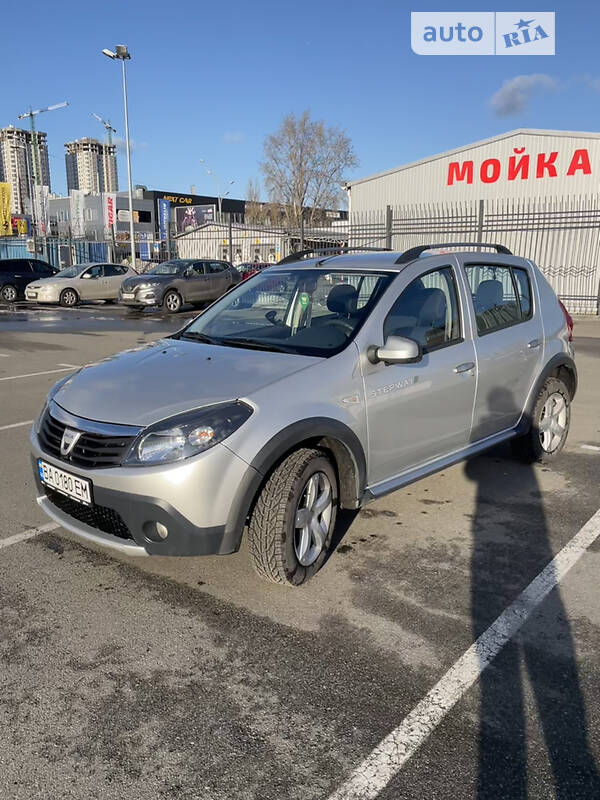 Хэтчбек Dacia Sandero StepWay 2010 в Киеве