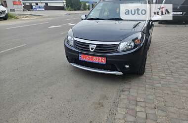 Внедорожник / Кроссовер Dacia Sandero StepWay 2012 в Калуше