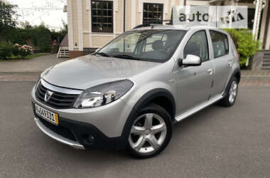 Внедорожник / Кроссовер Dacia Sandero StepWay 2012 в Виннице