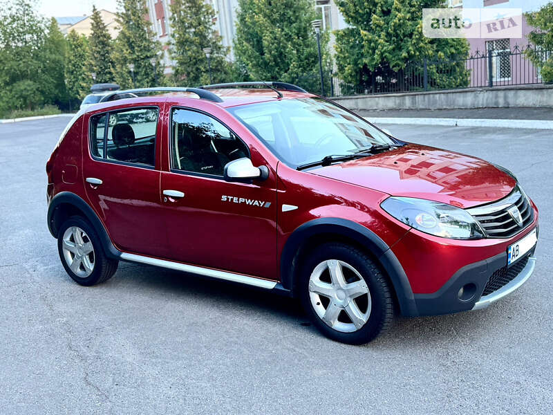 Внедорожник / Кроссовер Dacia Sandero StepWay 2012 в Виннице