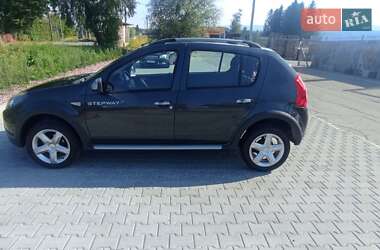 Позашляховик / Кросовер Dacia Sandero StepWay 2010 в 