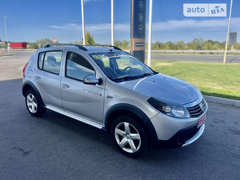 Позашляховик / Кросовер Dacia Sandero StepWay 2012 в Дніпрі