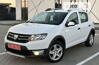 Внедорожник / Кроссовер Dacia Sandero StepWay 2015 в Луцке