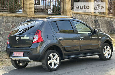 Позашляховик / Кросовер Dacia Sandero StepWay 2011 в Полтаві