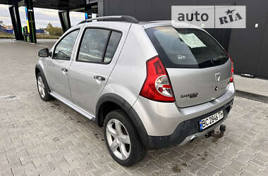 Хетчбек Dacia Sandero StepWay 2010 в Стрию