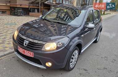 Позашляховик / Кросовер Dacia Sandero StepWay 2012 в Чернігові