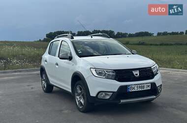 Внедорожник / Кроссовер Dacia Sandero StepWay 2018 в Ровно