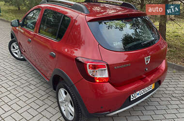 Внедорожник / Кроссовер Dacia Sandero StepWay 2016 в Дрогобыче