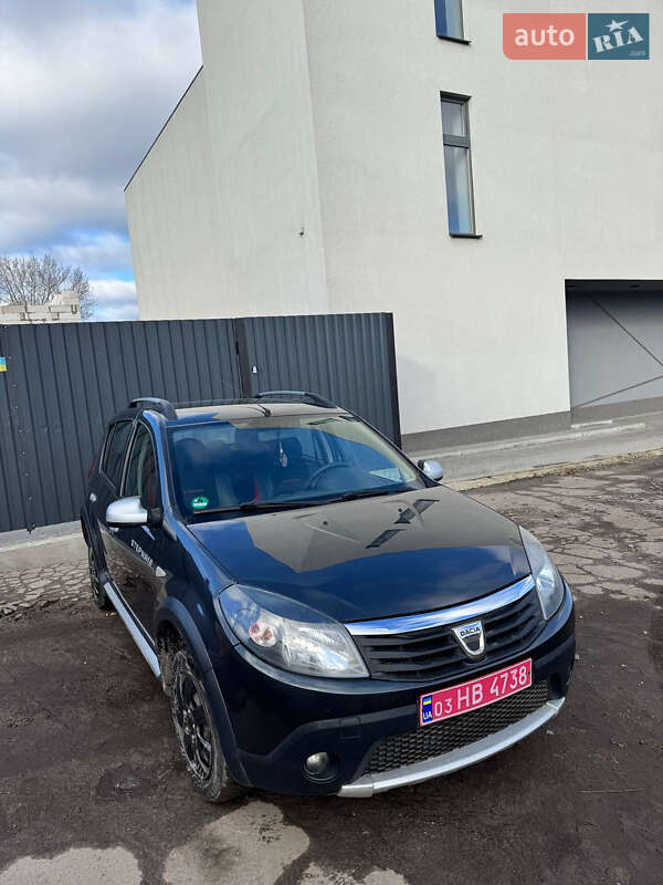 Внедорожник / Кроссовер Dacia Sandero StepWay 2012 в Сумах