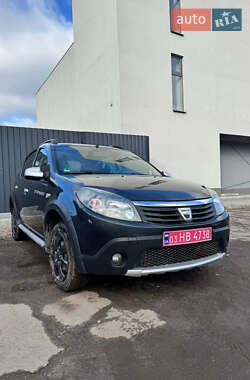 Внедорожник / Кроссовер Dacia Sandero StepWay 2012 в Сумах