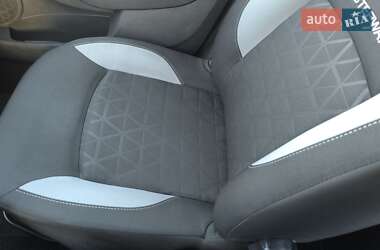 Внедорожник / Кроссовер Dacia Sandero StepWay 2013 в 