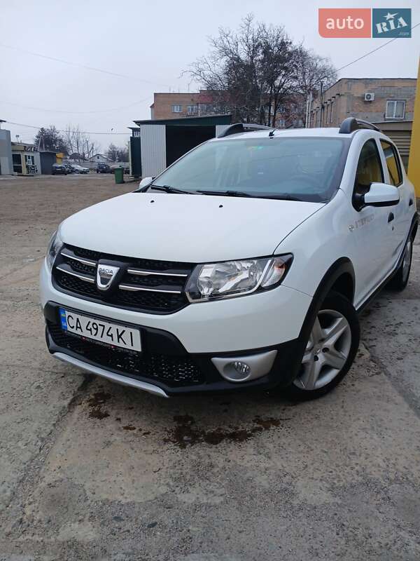 Внедорожник / Кроссовер Dacia Sandero StepWay 2015 в Черкассах