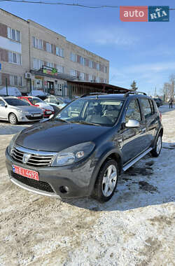 Внедорожник / Кроссовер Dacia Sandero StepWay 2012 в Сумах